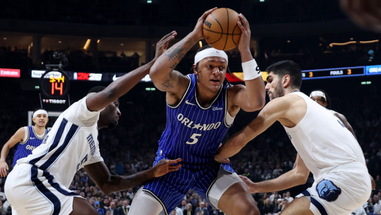开云-NBA德国赛：魔术20分大逆转胜灰熊 班凯罗26+13小瓦格纳复出18分